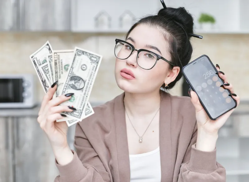 Small Moves, Real Money: Five Wallet Habits Worth $1,000 a Year